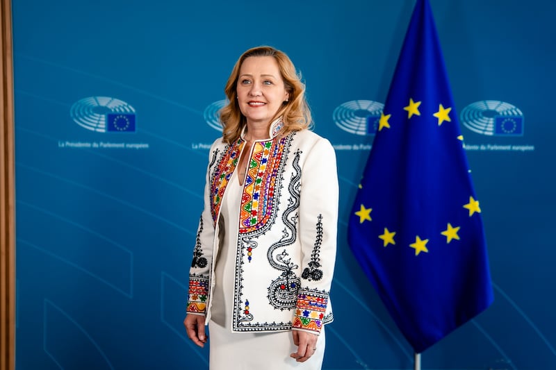 RO-TIKTOK-120924 -Photo 2-1.jpg