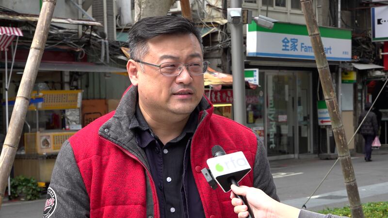 台灣人羅先生認為,由於政治因素不敢到香港旅行。(程皓楠攝)