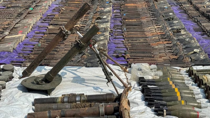 ရခိုင်ပြည်နယ်၊ မောင်တောဒေသရှိ အမှတ် (၅) နယ်ခြားစောင့်ရဲတပ်ဖွဲ့ခွဲကို ၂၀၂၄ ခုနှစ်၊ ဒီဇင်ဘာလ ၈ ရက်နေ့က အာရက္ခတပ်တော်မှ အပြီးသတ် သိမ်းပိုက်ပြီး သိမ်းဆည်းရမိသည့် လက်နက်ခဲယမ်းများအား တွေ့ရစဉ်။ (Photo: Telegram/ AA Info Desk)